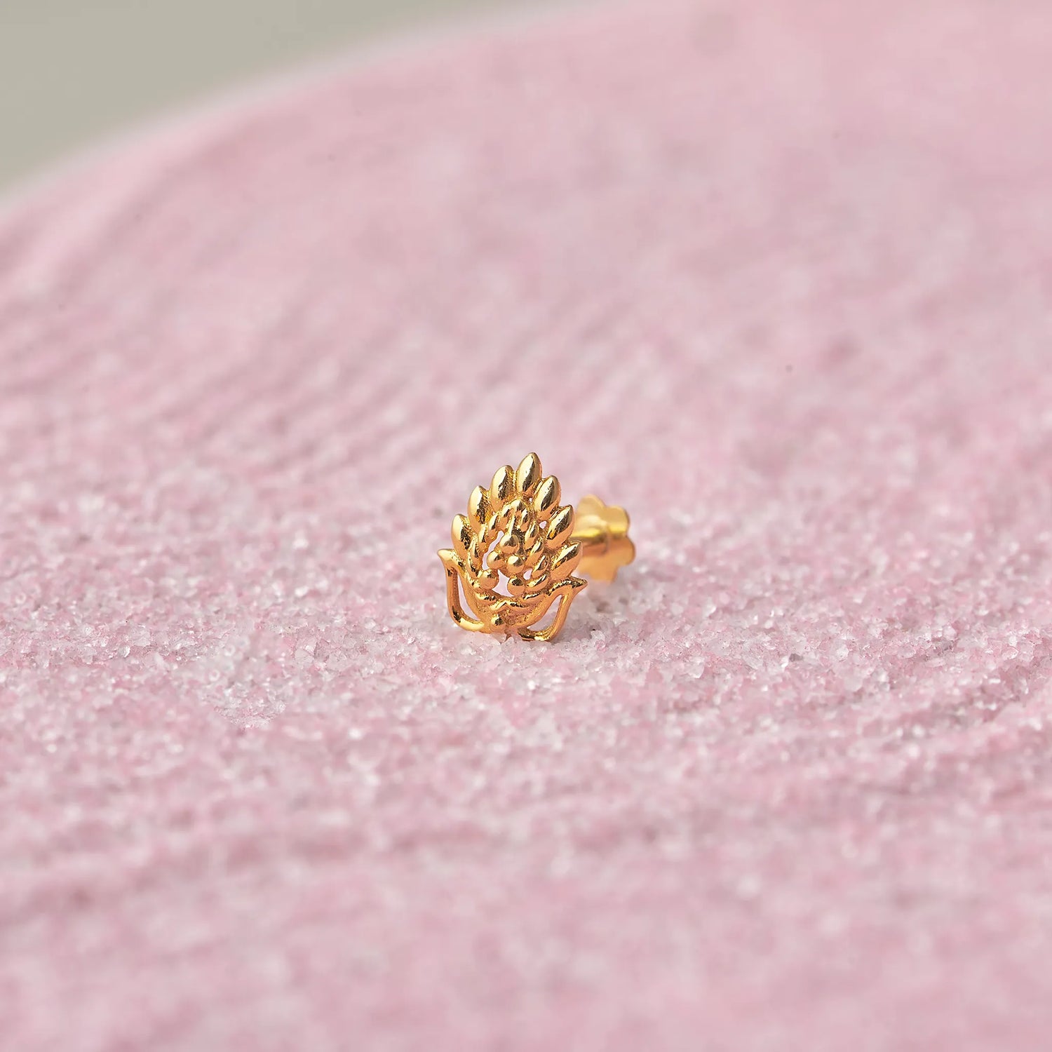 Peacock Plume -- 18K Peacock-Inspired Gold Nose Pin Design