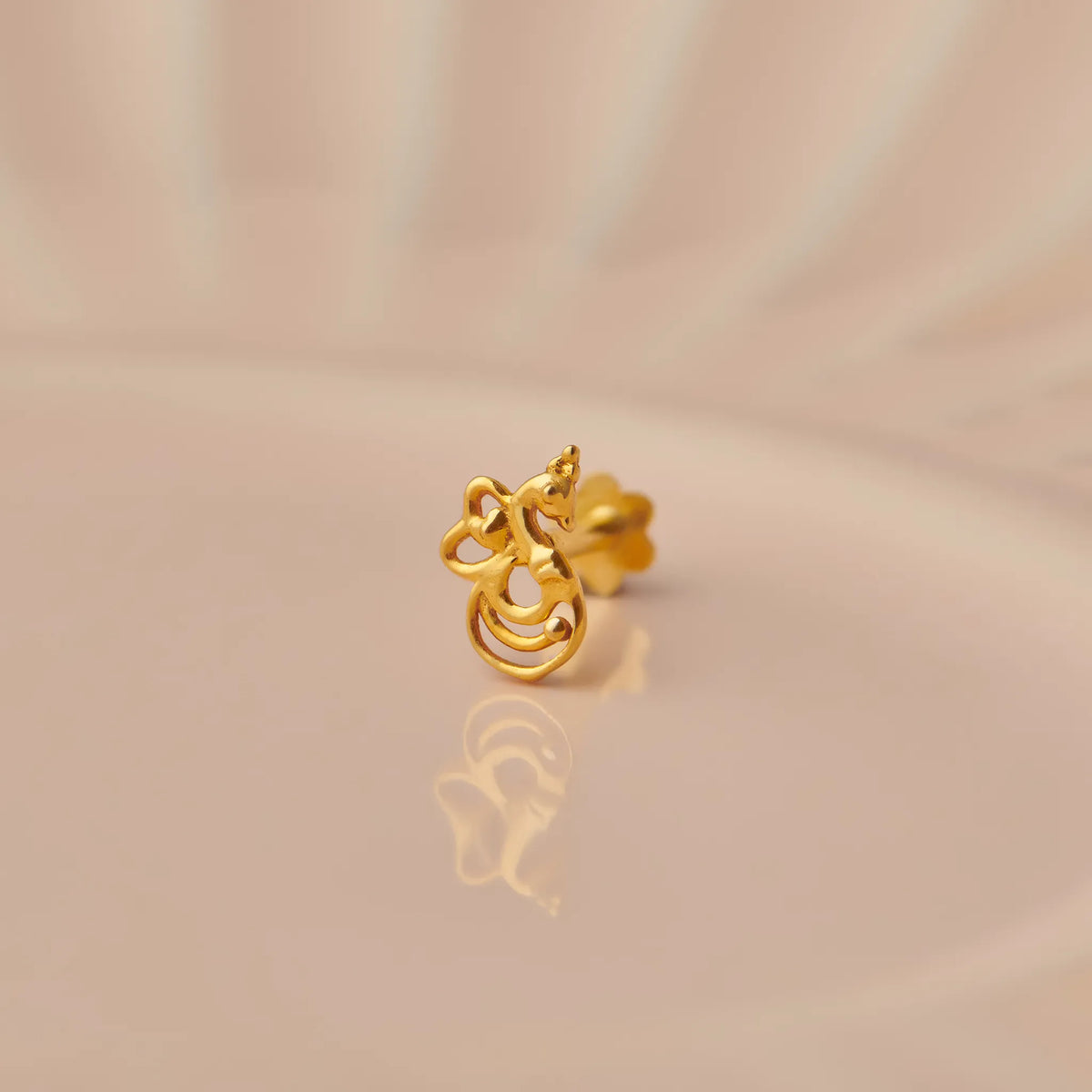 Peacock Swarn Gold Nose Pin – Simple 18K Nose Pin Gold Design for Women