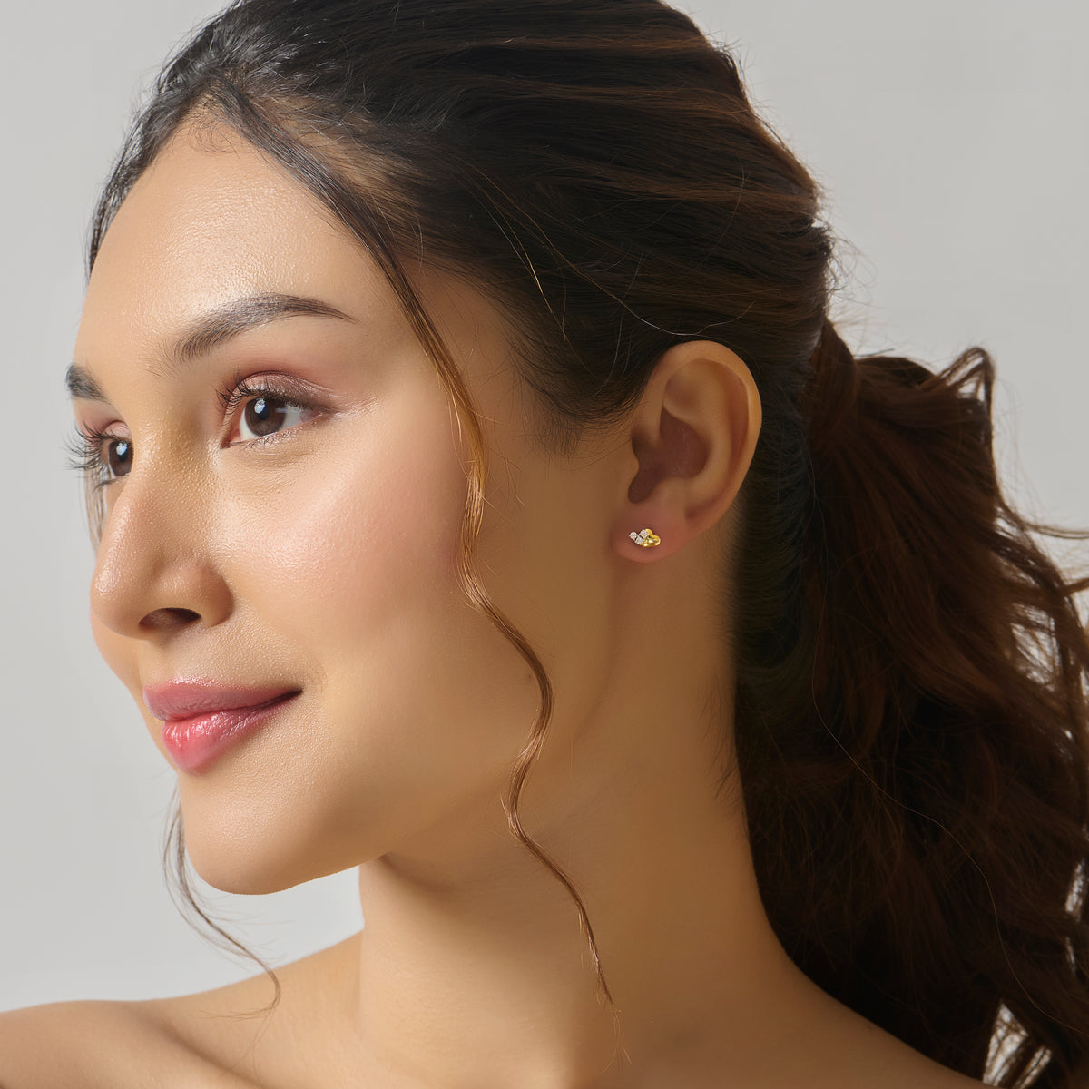 Sneh Trefoil Heart Stud