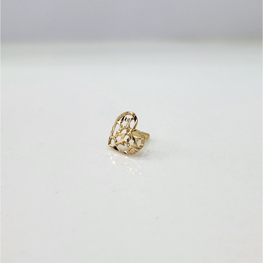 Side view of handcrafted heart gold nose pin design featuring fine detailing and modern romantic appeal