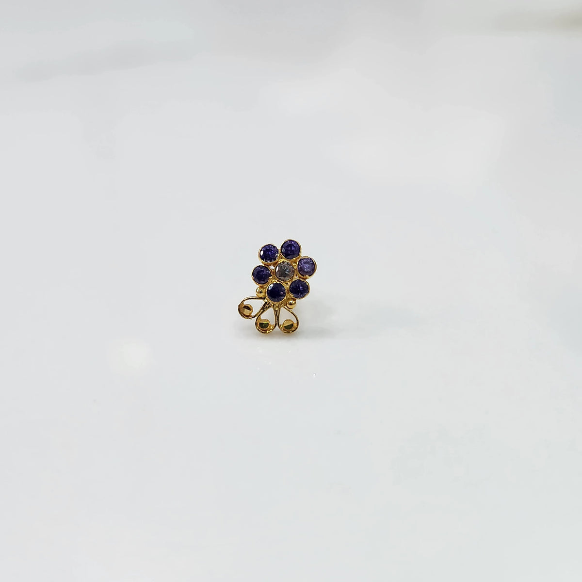 Top view lab grown diamond nose pin floral cluster design
