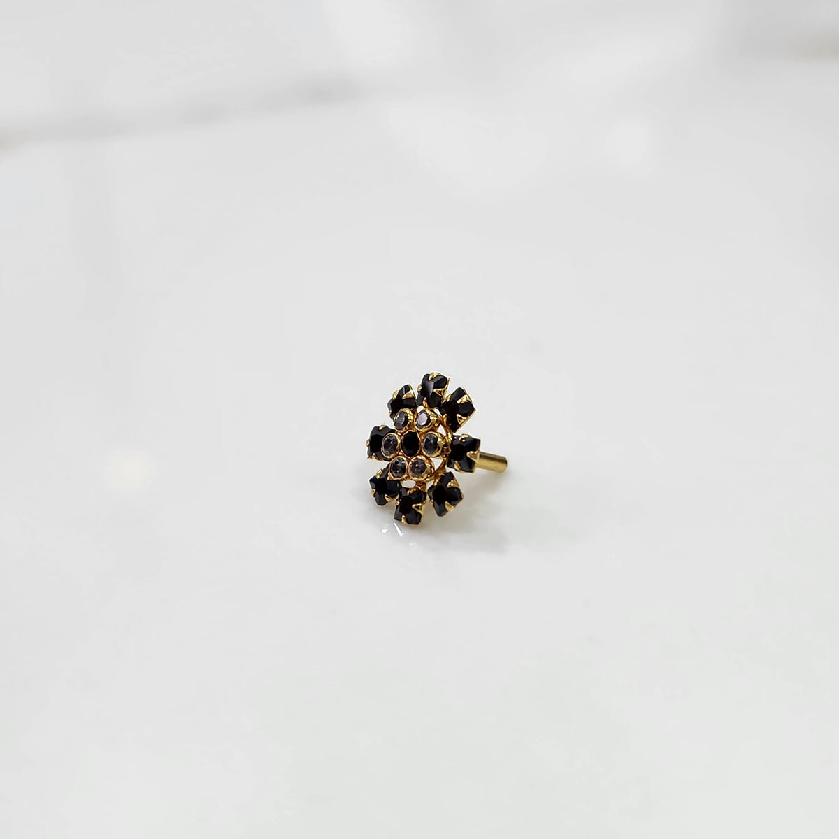 Gold nose pin with double-layer black square-cut stone petals