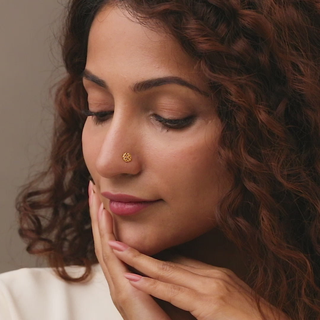 Braided Facet Gold Nose Pin – Simple 18K Nose Pin Gold Design for Women