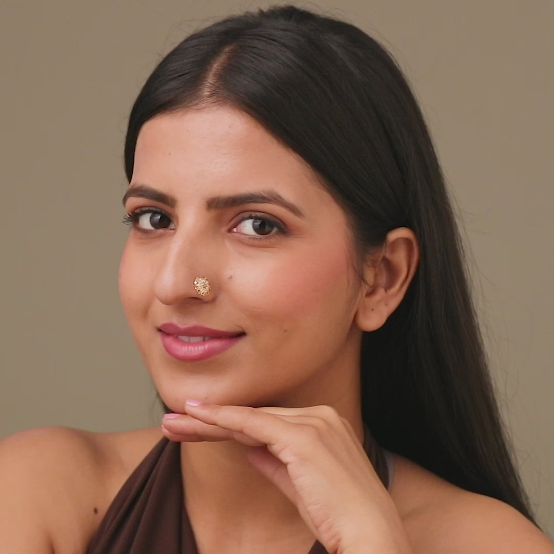 Floral Majesty 18K Stone Center Nose Pin Designs In Gold