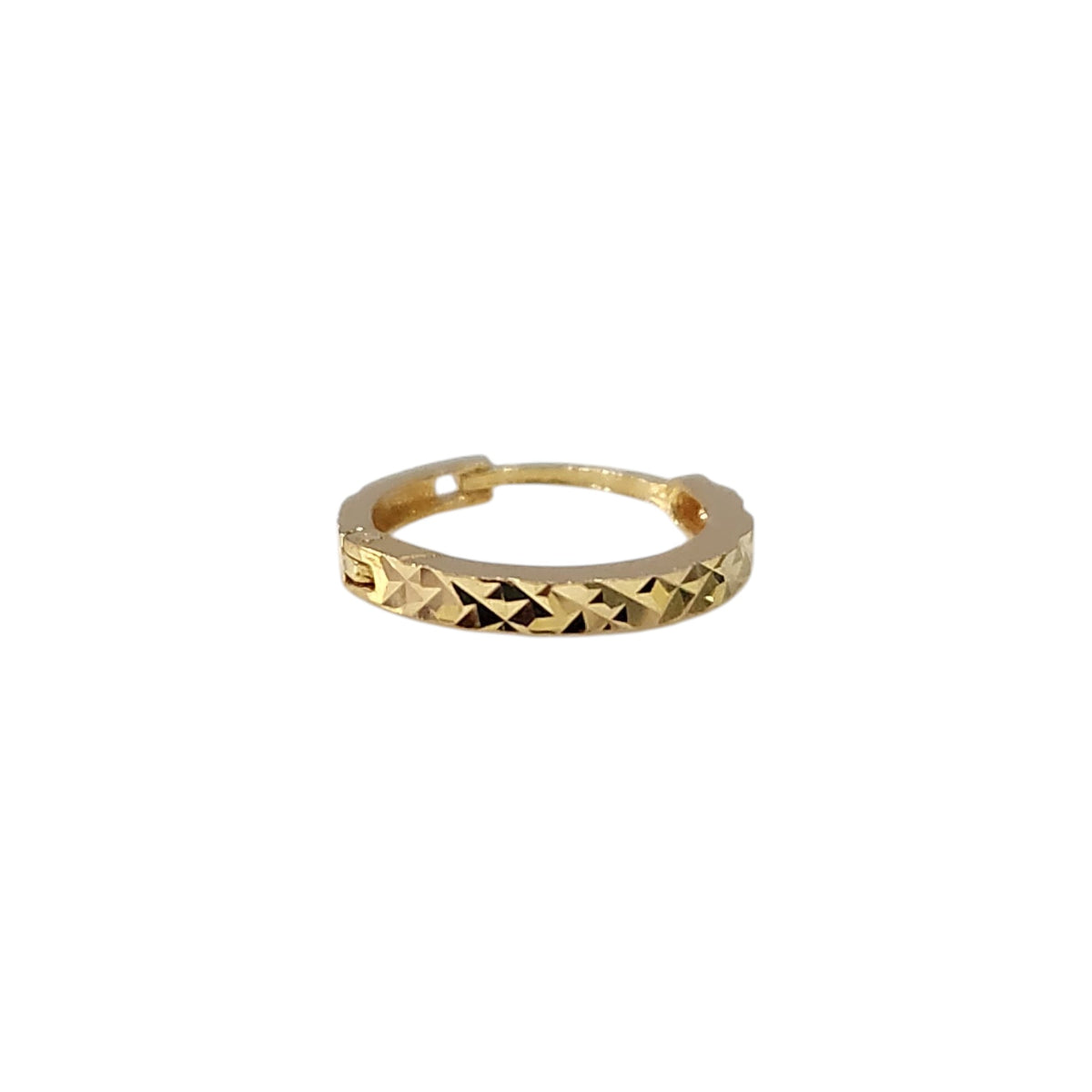 Twist Mosaic gold nose pin in 18K with geometric textured band design, elegant nose ring jewelry for women